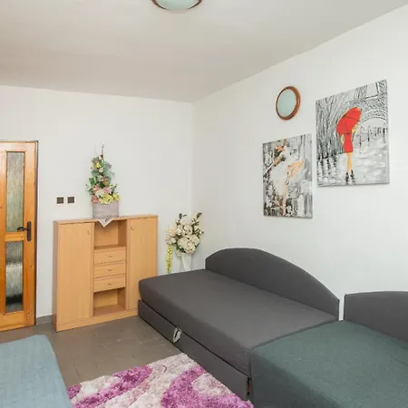 Gasthuis Ubytovanie Oslany Oslany