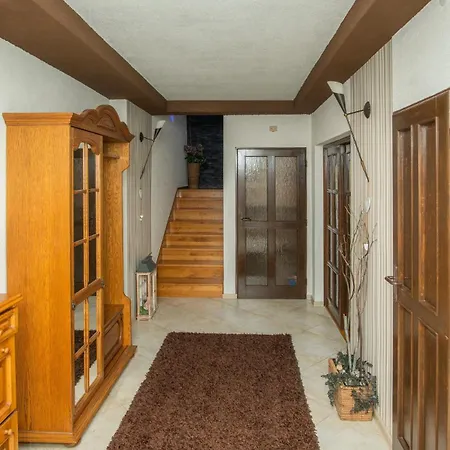 Ubytovanie Oslany * Oslany